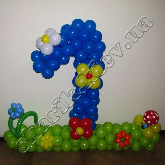 Цифра 1 с цветочками из воздушных шаров картинка