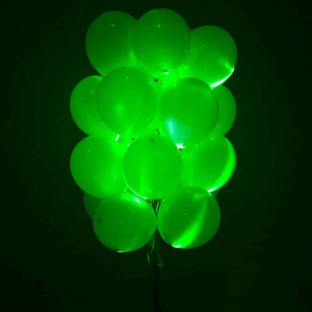 Светящиеся зелёные шарики картинка