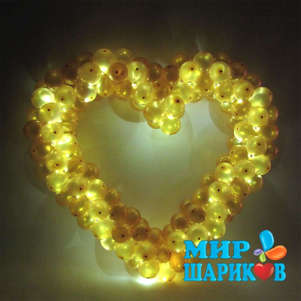 Светящиеся сердце из золотых шаров картинка 2