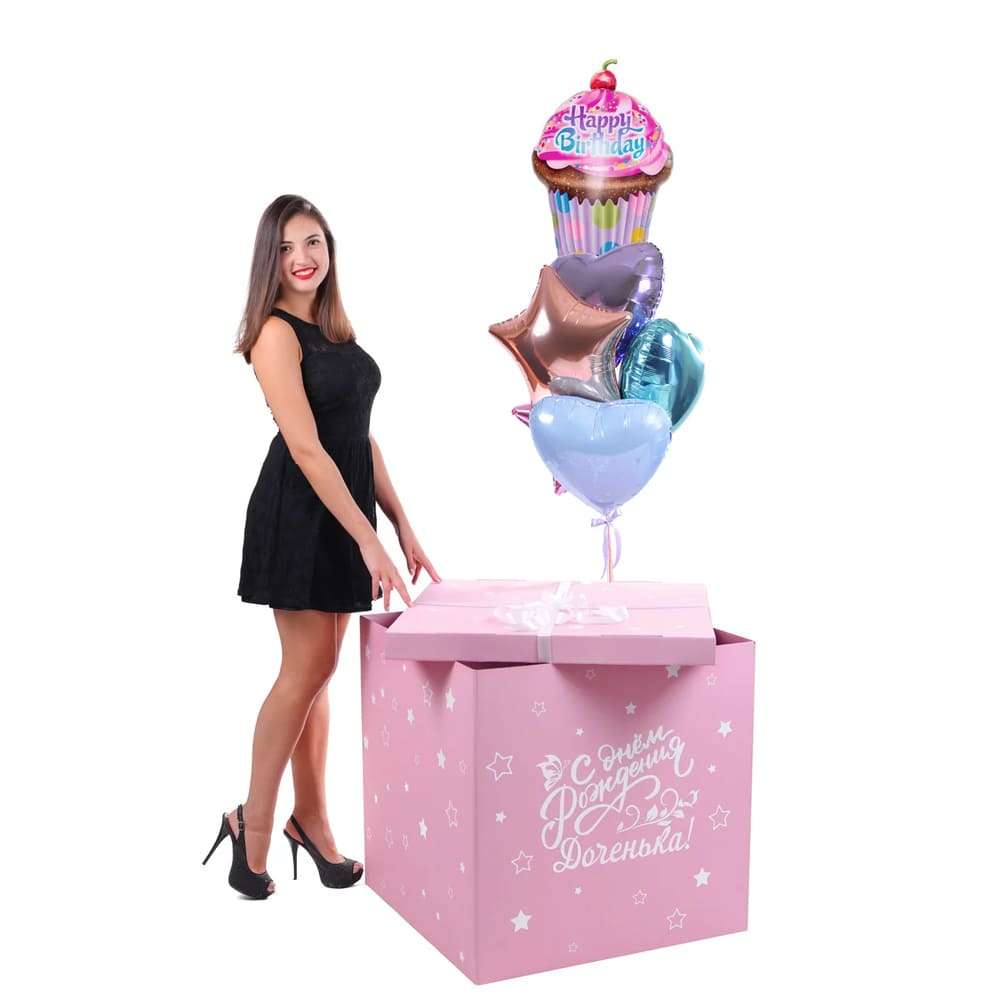Розовая коробка с шарами кексиком картинка