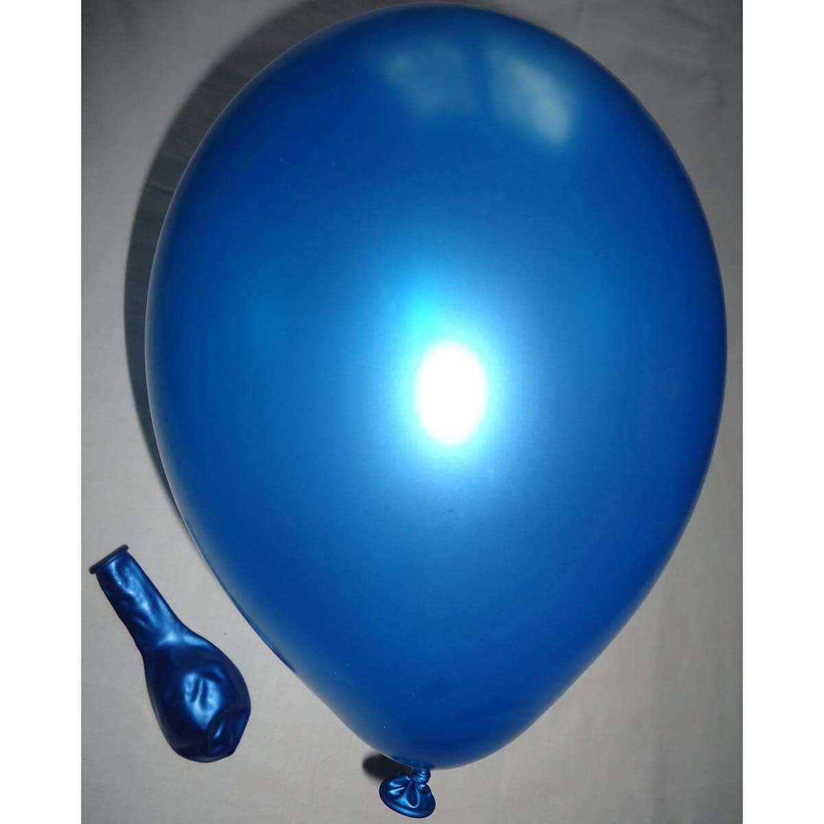 Синий гелиевый шар металлик 20-25см картинка 3