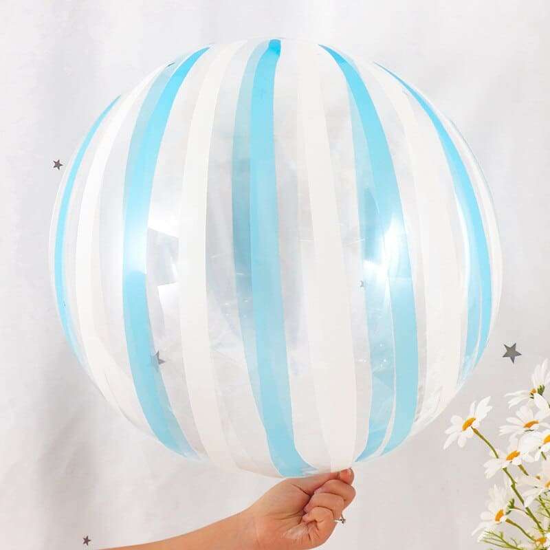 Прозрачный шар с голубыми и белыми полосками картинка